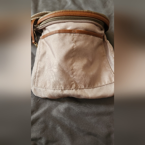 Crossbody - Picture 7 of 8